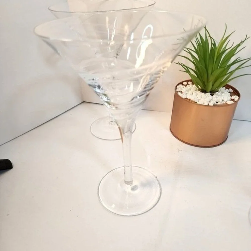 Set‎ of 4 Oversized Chic Martini Glasses Decorative Edging